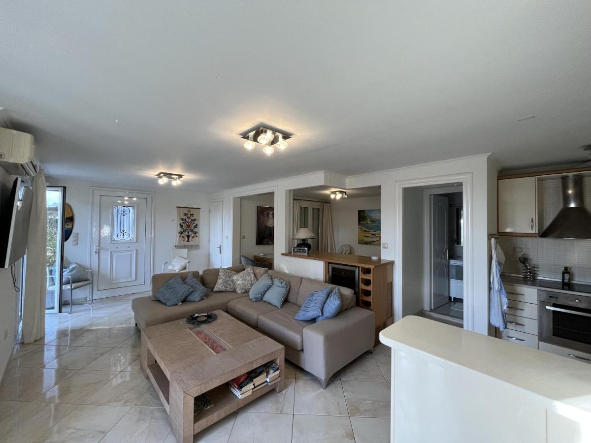 Villa Ampelaki 2 ปาเลโอกัสไตรซา ภายนอก รูปภาพ