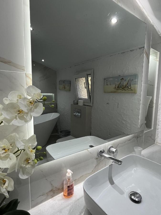 Villa Ampelaki 2 ปาเลโอกัสไตรซา ภายนอก รูปภาพ