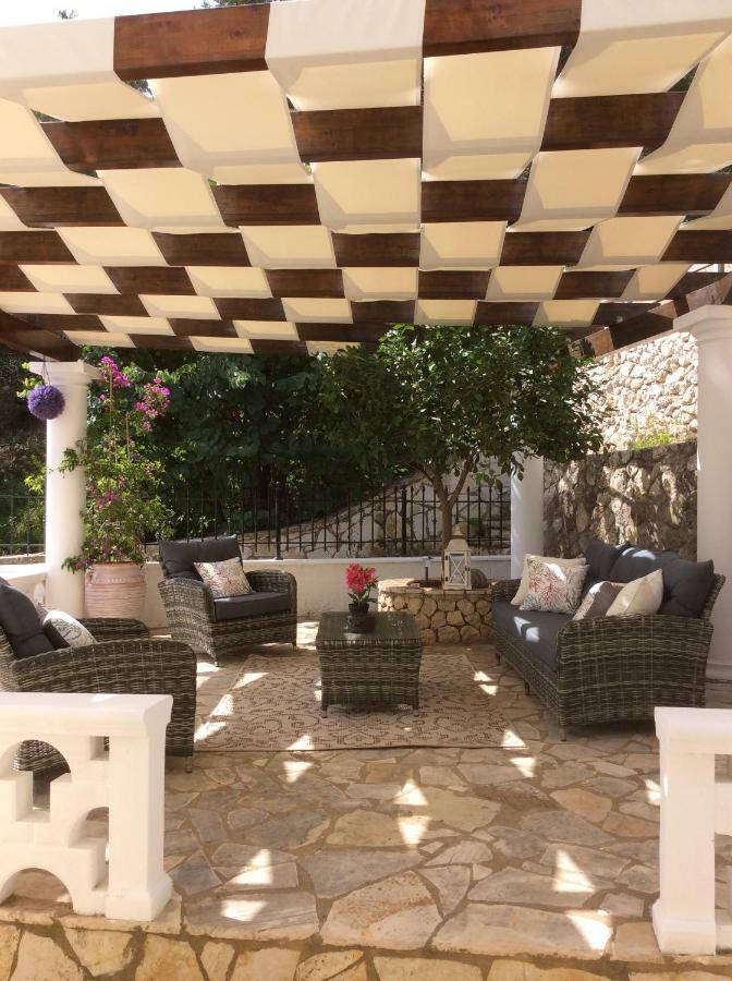 Villa Ampelaki 2 ปาเลโอกัสไตรซา ภายนอก รูปภาพ